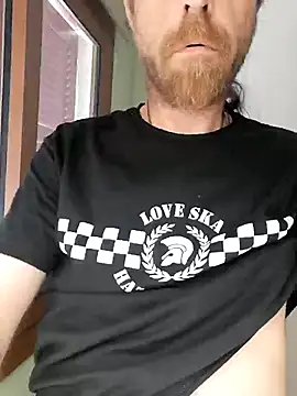 Snapshot of Toni13_1983 chatting on July 9, 10:08 am Toni13 1983 online show from July 9, 10:08 am