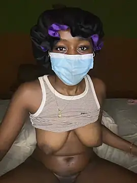 Snapshot of sexycoupp chatting on June 18, 12:22 am sexycoupp online show from June 18, 12:22 am