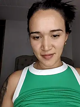 Snapshot of DaniRivers_ chatting on June 22, 8:28 pm DaniRivers online show from June 22, 8:28 pm