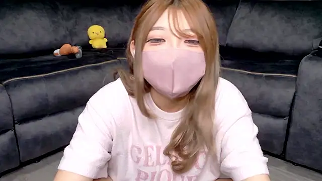 Snapshot of amu_nyan chatting on July 10, 7:01 am amu nyan online show from July 10, 7:01 am