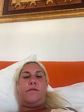 Sofia beee online show from July 5, 10:11 am
