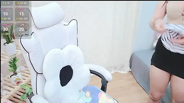 Snapshot of lrykknana chatting on June 20, 1:09 am lrykknana online show from June 20, 1:09 am