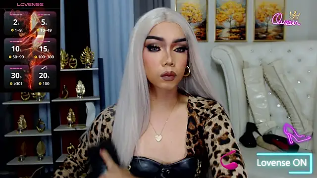 Snapshot of FuckingDollz chatting on June 20, 4:04 am FuckingDollz online show from June 20, 4:04 am