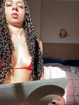 Snapshot of Sereia_camgirl chatting on June 18, 6:23 pm Sereia camgirl online show from June 18, 6:23 pm