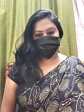 Snapshot of Meera_mia chatting on June 28, 7:47 am Meera mia online show from June 28, 7:47 am