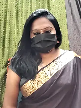 Snapshot of Meera_mia chatting on July 5, 6:48 pm Meera mia online show from July 5, 6:48 pm
