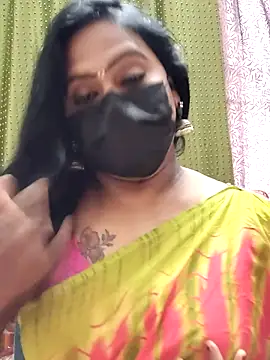 Snapshot of Meera_mia chatting on July 12, 7:32 am Meera mia online show from July 12, 7:32 am