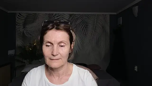 Snapshot of Mabel_Magic chatting on June 4, 6:19 am Mabel Magic online show from June 4, 6:19 am