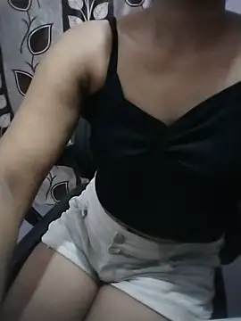 Snapshot of sara4532 chatting on July 12, 3:14 pm sara4532 online show from July 12, 3:14 pm