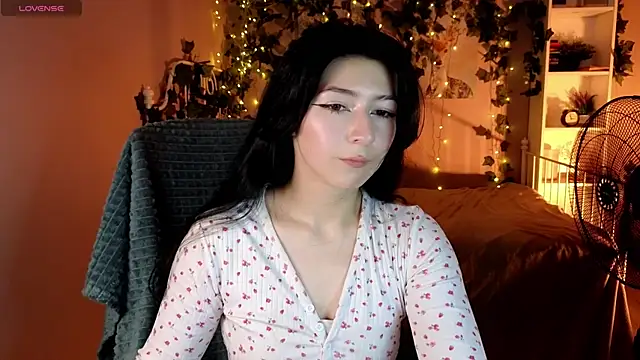 Vanessa LimX online show from June 4, 1:06 pm