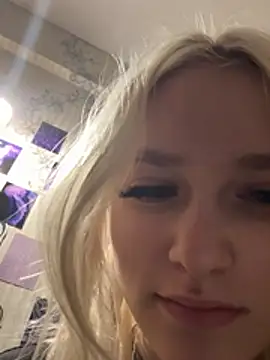lisacryss3 online show from May 25, 7:42 pm
