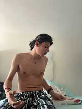 Liamdelrey online show from May 28, 6:05 pm