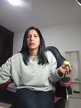 Snapshot of Samantha01_Rosse01 chatting on June 22, 8:39 pm Samantha01 Rosse01 online show from June 22, 8:39 pm