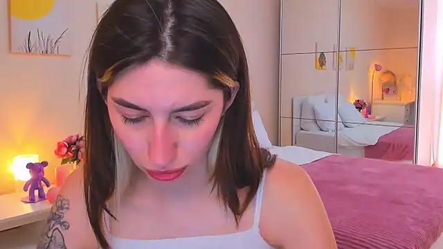 Snapshot of mood_bery chatting on May 28, 2:36 pm mood bery online show from May 28, 2:36 pm