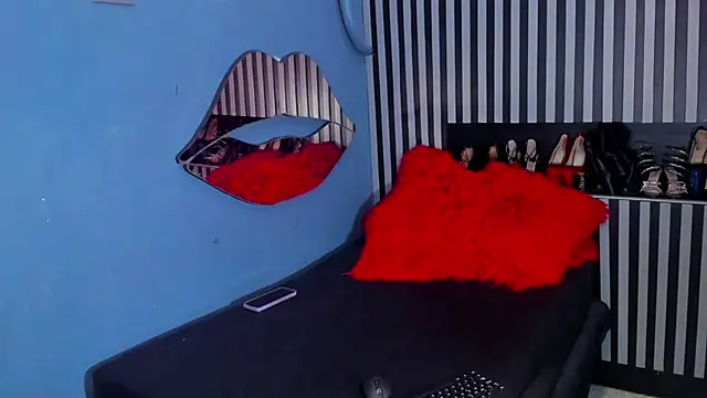 Snapshot of ScarletRios chatting on May 26, 1:01 am ScarletRios online show from May 26, 1:01 am