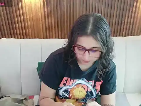 Snapshot of feelena_mysoull chatting on May 29, 2:26 pm feelena mysoull online show from May 29, 2:26 pm