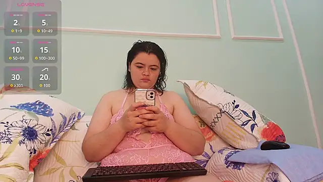 Snapshot of Vicky-Mooree chatting on June 19, 9:07 pm Vicky-Mooree online show from June 19, 9:07 pm