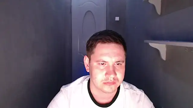 Snapshot of Max_Marlyn chatting on May 27, 3:47 am Max Marlyn online show from May 27, 3:47 am