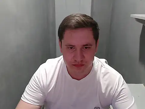 Snapshot of Max_Marlyn chatting on June 22, 5:26 am Max Marlyn online show from June 22, 5:26 am