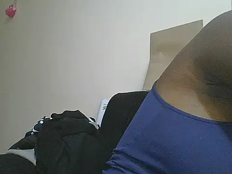Snapshot of sexylittleprincess1 chatting on June 13, 1:14 am sexylittleprincess1 online show from June 13, 1:14 am