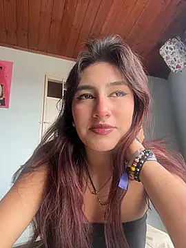 Snapshot of velariasoft_ chatting on July 3, 6:36 pm velariasoft online show from July 3, 6:36 pm