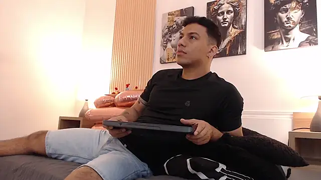 Diego salvatore online show from July 4, 7:42 pm
