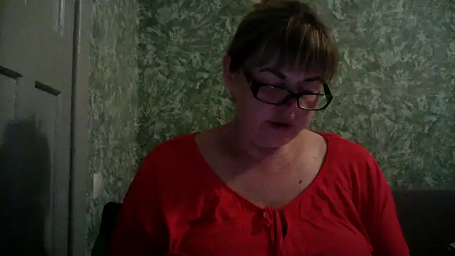 Snapshot of Empress211 chatting on June 3, 5:40 pm Empress211 online show from June 3, 5:40 pm