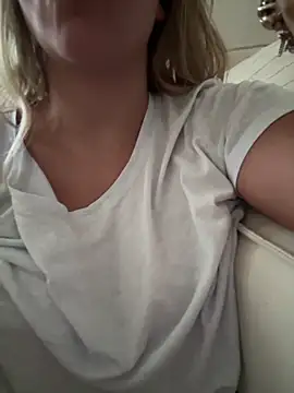 Snapshot of VenClea chatting on June 14, 7:27 pm VenClea online show from June 14, 7:27 pm