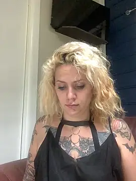 Snapshot of scaryfxckingmary chatting on July 27, 12:34 pm scaryfxckingmary online show from July 27, 12:34 pm