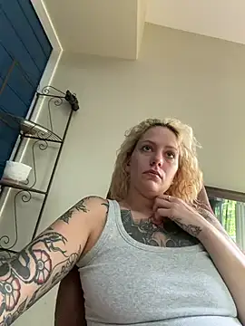 Snapshot of scaryfxckingmary chatting on July 29, 7:23 pm scaryfxckingmary online show from July 29, 7:23 pm