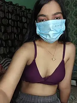 Snapshot of love_kaur chatting on June 16, 6:05 am love kaur online show from June 16, 6:05 am