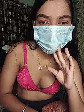 Snapshot of love_kaur chatting on July 2, 4:40 am love kaur online show from July 2, 4:40 am