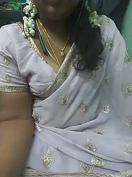 Snapshot of Tamil-kaviya98 chatting on June 28, 5:41 pm Tamil-kaviya98 online show from June 28, 5:41 pm