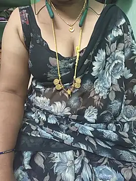 Snapshot of Tamil-kaviya98 chatting on July 6, 8:44 am Tamil-kaviya98 online show from July 6, 8:44 am