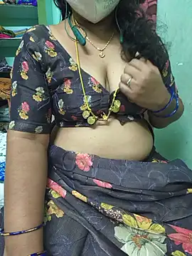 Snapshot of Tamil-kaviya98 chatting on July 24, 7:45 pm Tamil-kaviya98 online show from July 24, 7:45 pm