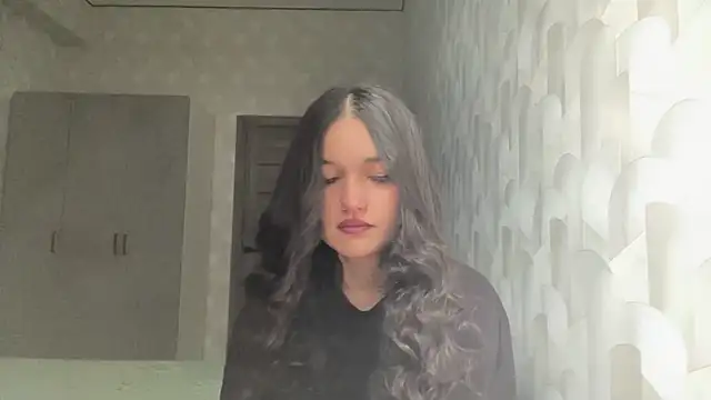 Snapshot of LisetteParajon chatting on June 20, 5:10 am LisetteParajon online show from June 20, 5:10 am