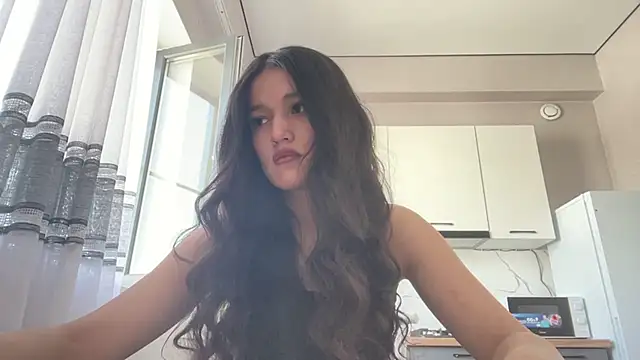 Snapshot of LisetteParajon chatting on June 29, 5:14 am LisetteParajon online show from June 29, 5:14 am