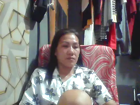 Snapshot of pinayheartaker chatting on May 27, 5:43 pm pinayheartaker online show from May 27, 5:43 pm