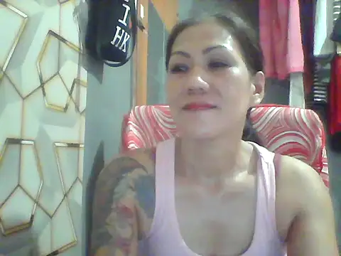 Snapshot of pinayheartaker chatting on June 13, 5:16 am pinayheartaker online show from June 13, 5:16 am