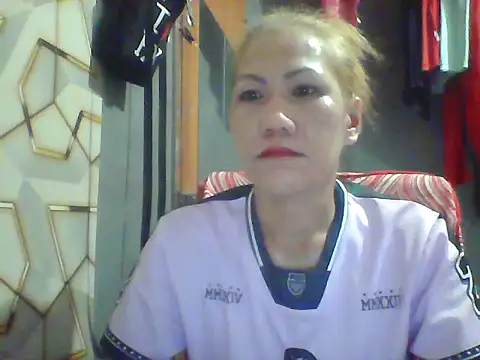 Snapshot of pinayheartaker chatting on July 1, 12:23 am pinayheartaker online show from July 1, 12:23 am