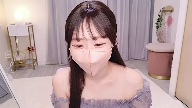 Snapshot of YURInya_ chatting on June 7, 12:31 pm YURInya online show from June 7, 12:31 pm