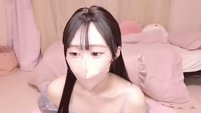 Snapshot of YURInya_ chatting on June 15, 12:40 pm YURInya online show from June 15, 12:40 pm
