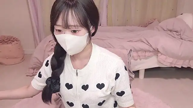 Snapshot of YURInya_ chatting on June 29, 12:05 pm YURInya online show from June 29, 12:05 pm