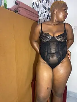 Snapshot of curvy_queen89 chatting on July 11, 9:56 am curvy queen89 online show from July 11, 9:56 am