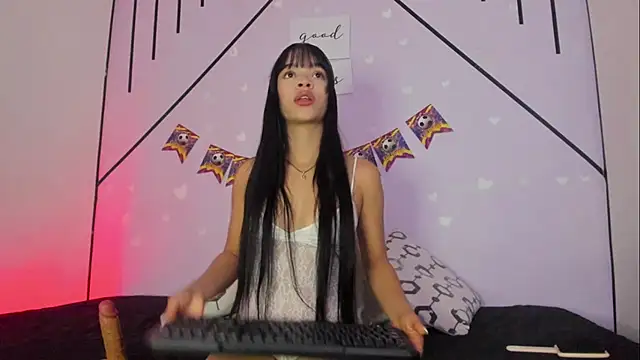 Snapshot of AmaiaHarpper chatting on July 2, 1:39 pm AmaiaHarpper online show from July 2, 1:39 pm