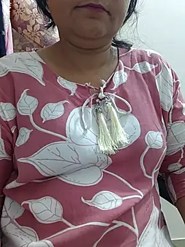 manjusrma005 online show from June 5, 6:46 pm