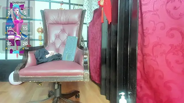 QueenMarilyn online show from July 8, 7:07 pm