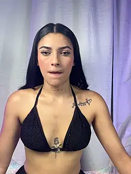 Snapshot of Saracortess chatting on July 7, 10:03 pm Saracortess online show from July 7, 10:03 pm