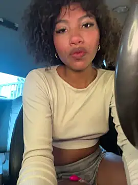 Snapshot of Zafiro_fire chatting on July 9, 9:41 pm Zafiro fire online show from July 9, 9:41 pm