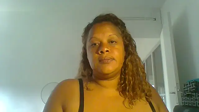 DOMINATRICESANDRA online show from June 2, 7:10 am